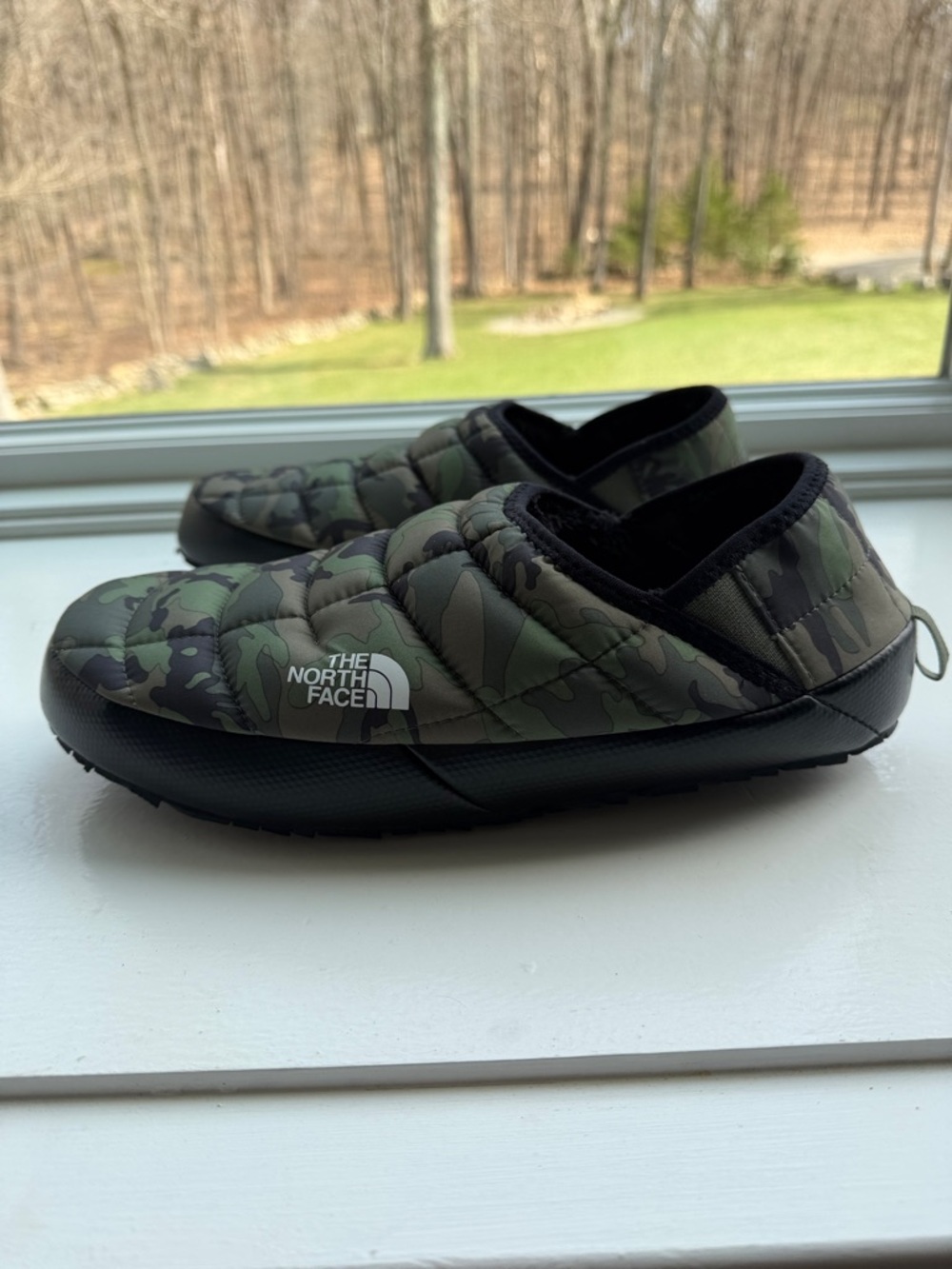 The North Face Men’s  Camo Insulated Slip-On Slippers - Xmas gift never worn